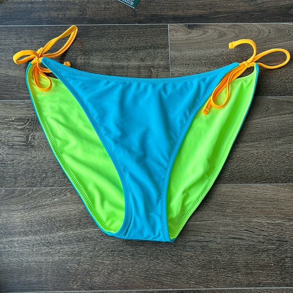 NWT Reversible Target Bikini - Picture 2 of 7